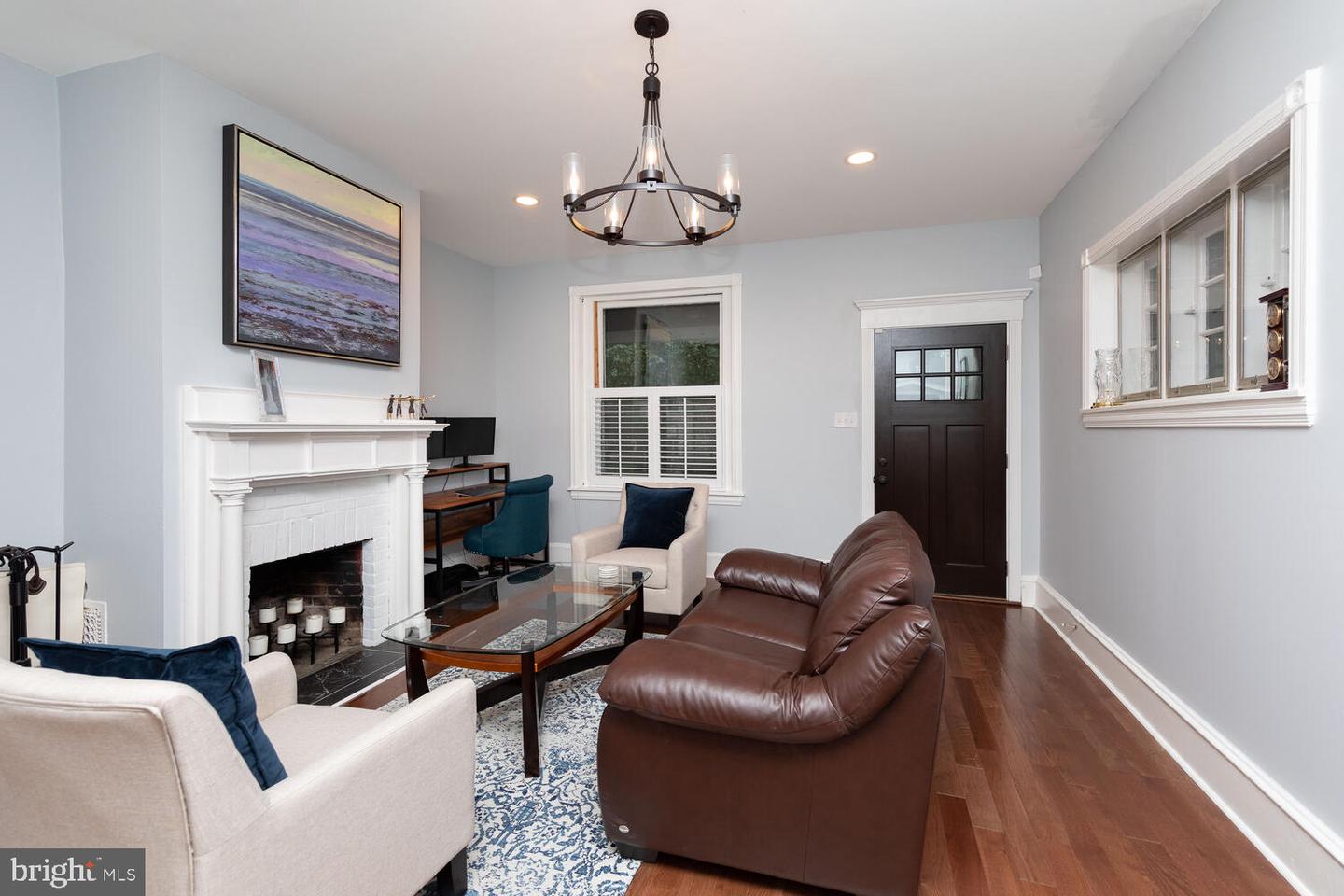 210 E Willow Grove Ave