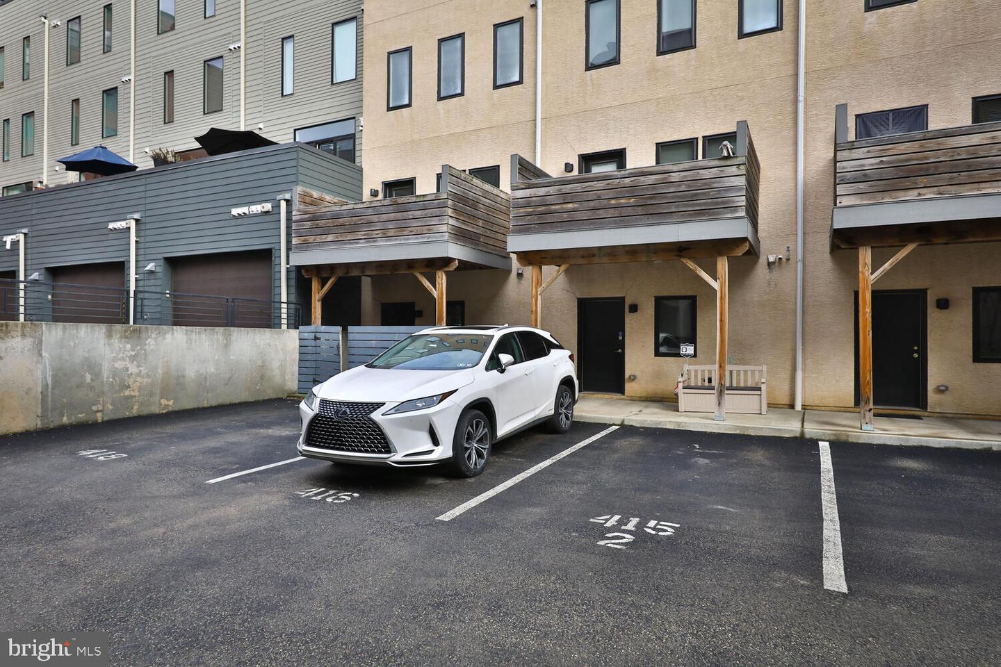 413-15 Wallace St #2e