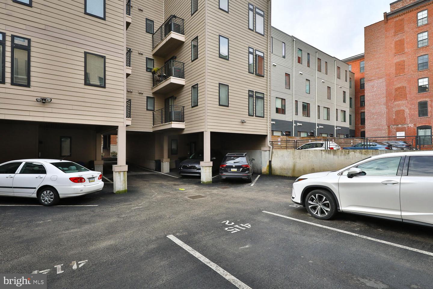 413-15 Wallace St #2e