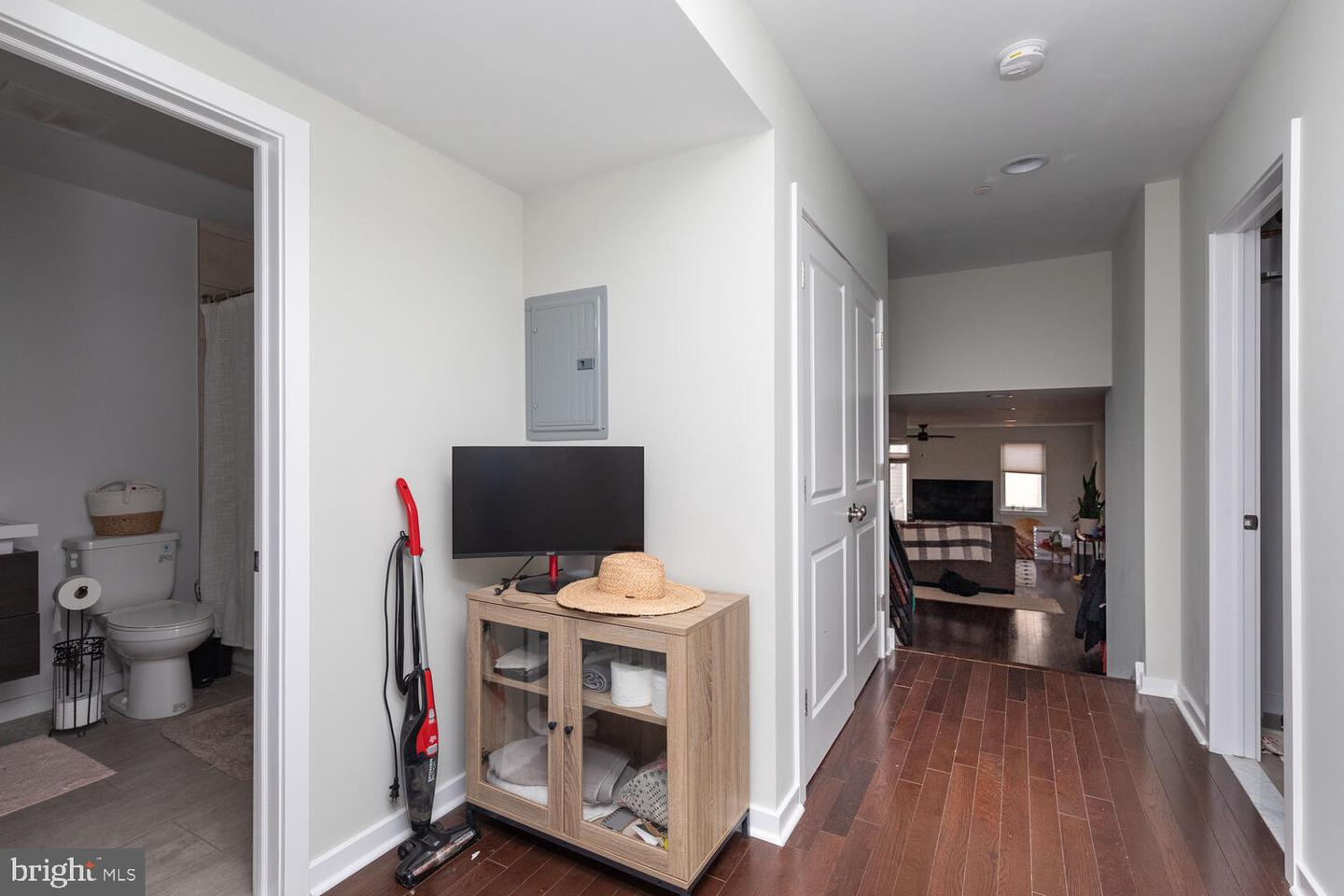 413-15 Wallace St #2e