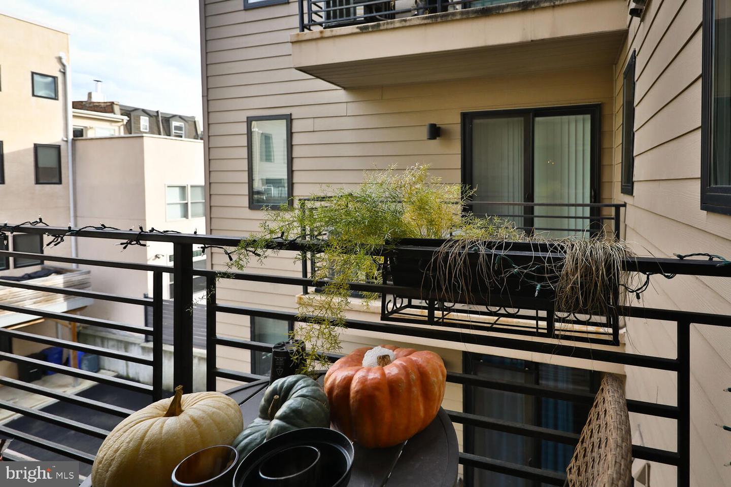 413-15 Wallace St #2e