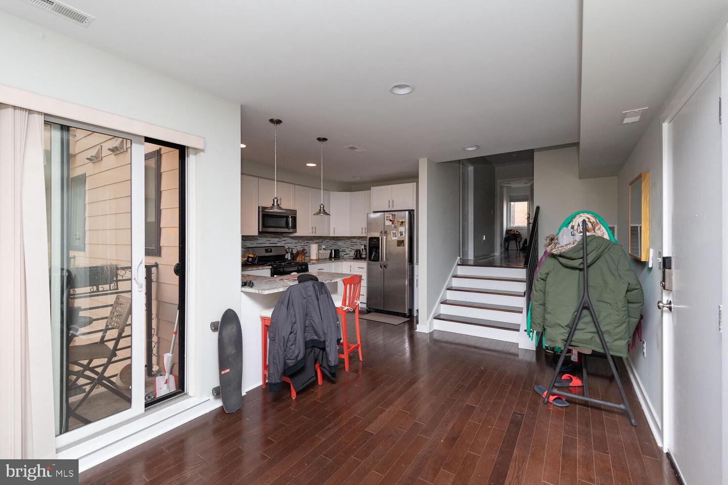 413-15 Wallace St #2e