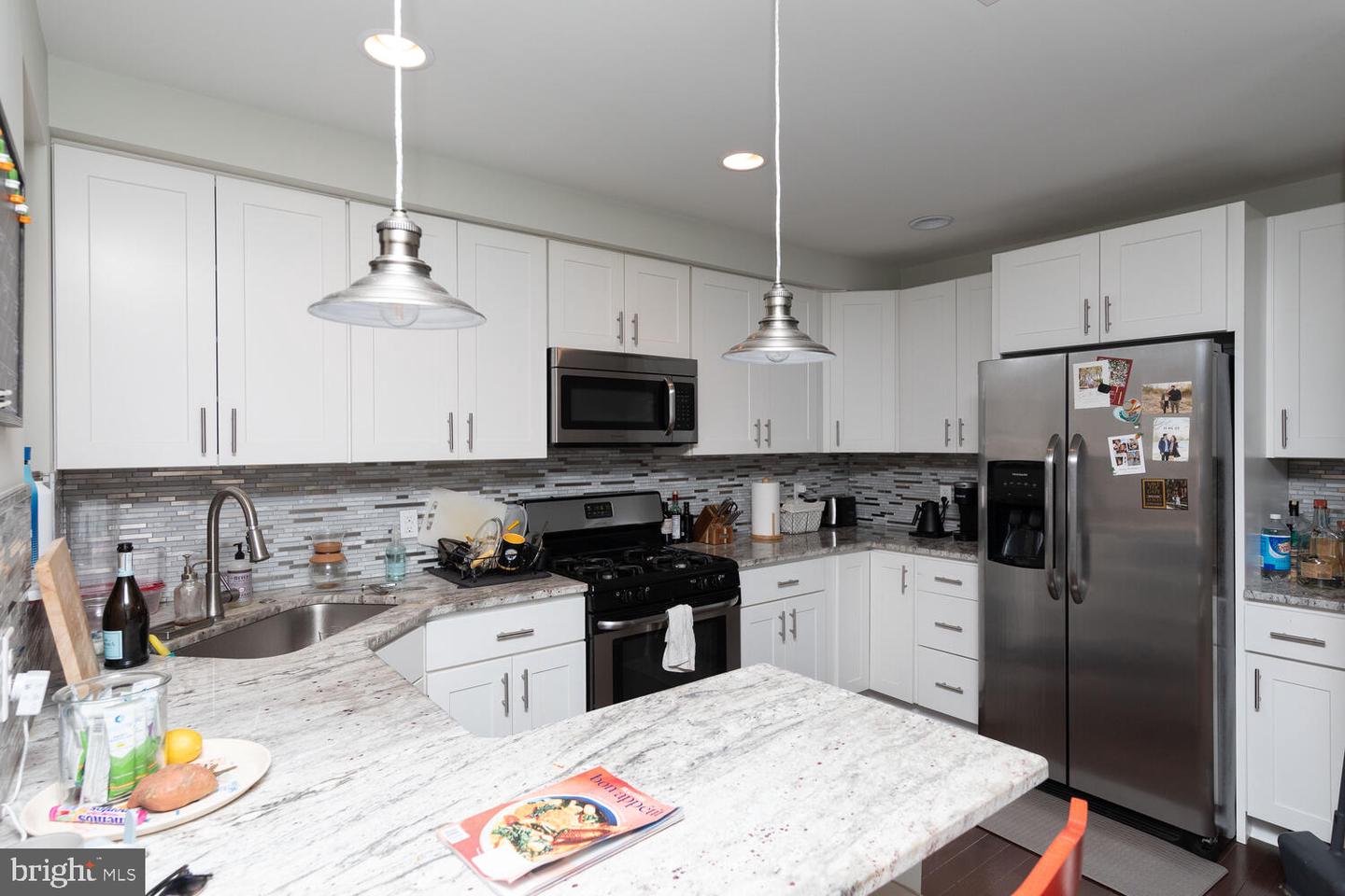 413-15 Wallace St #2e