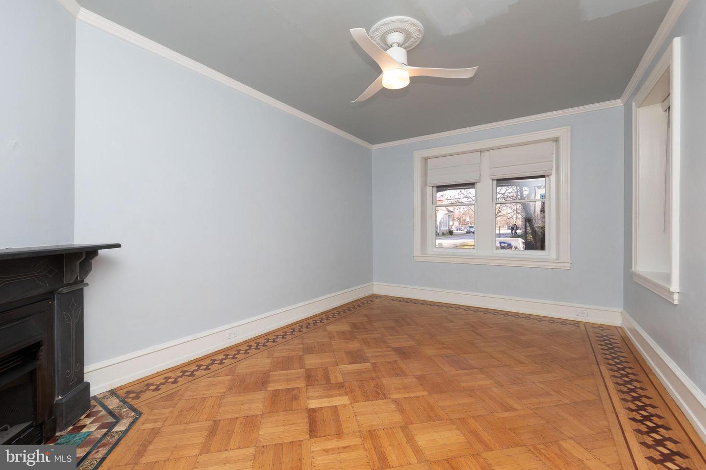 143 W School House Ln