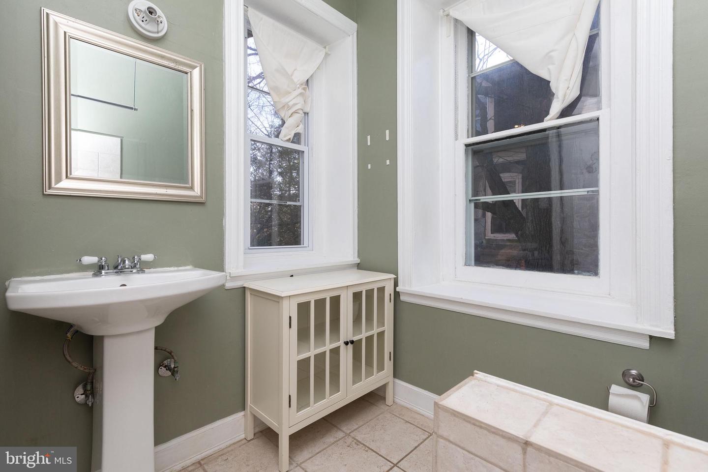 143 W School House Ln