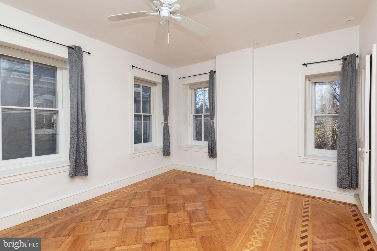 143 W School House Ln