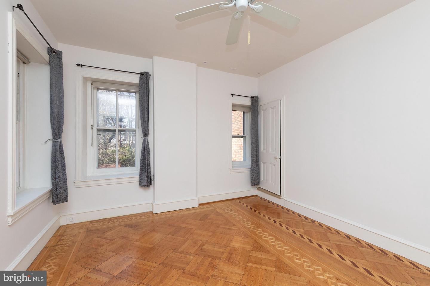 143 W School House Ln
