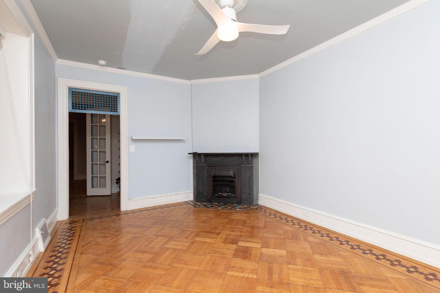 143 W School House Ln