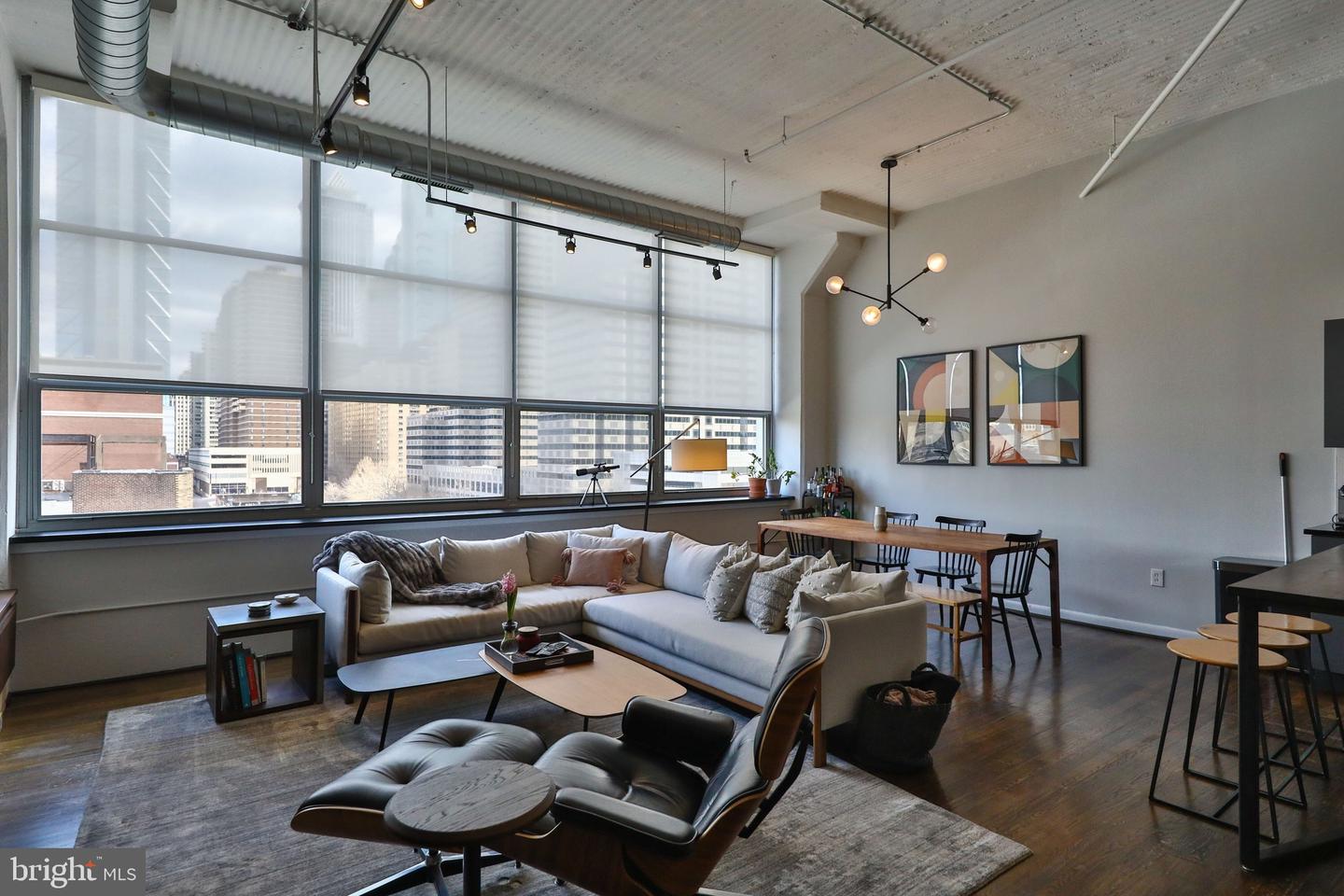 2200-28 Arch St #608