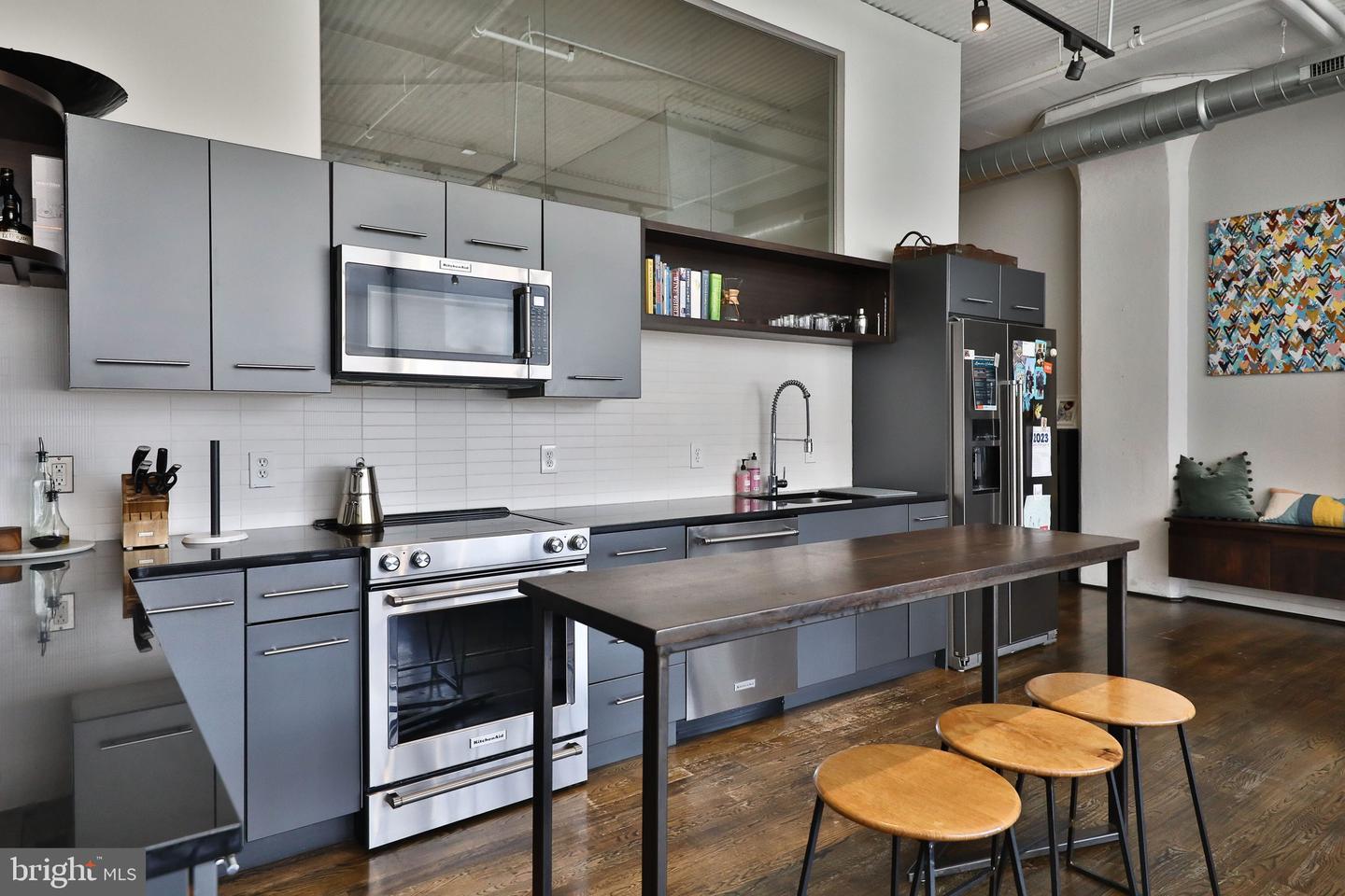 2200-28 Arch St #608