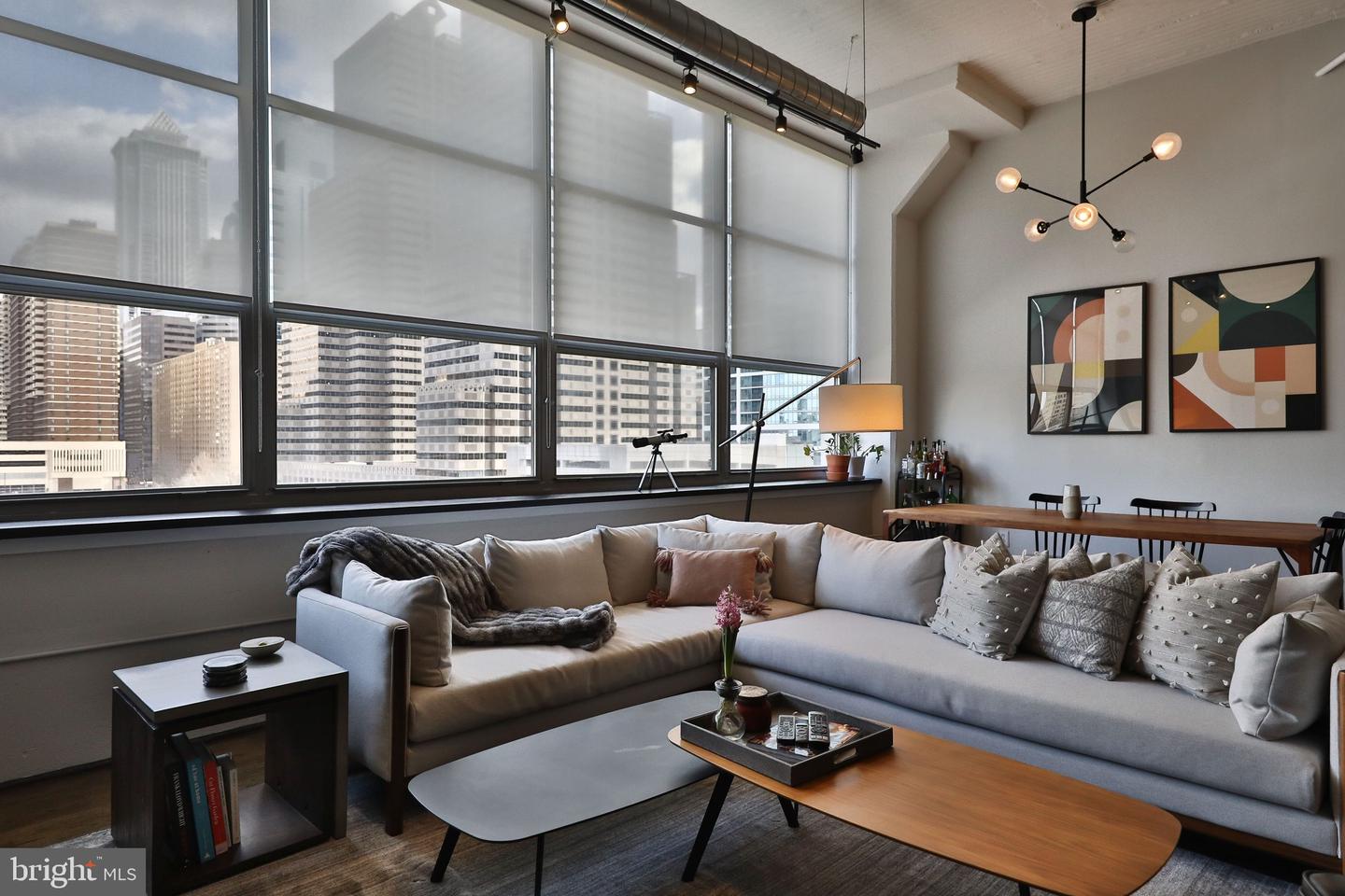 2200-28 Arch St #608