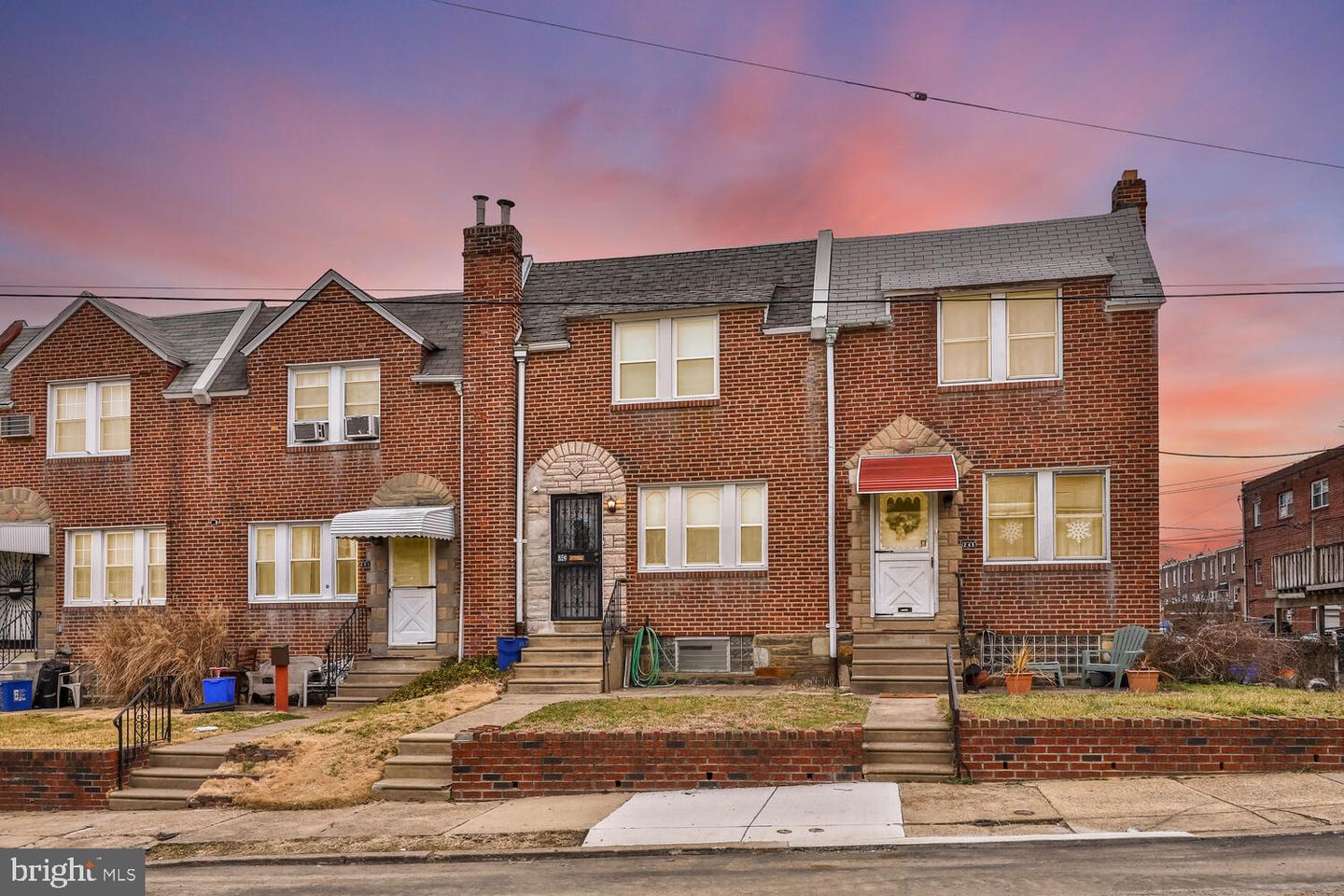 243 E Howell St