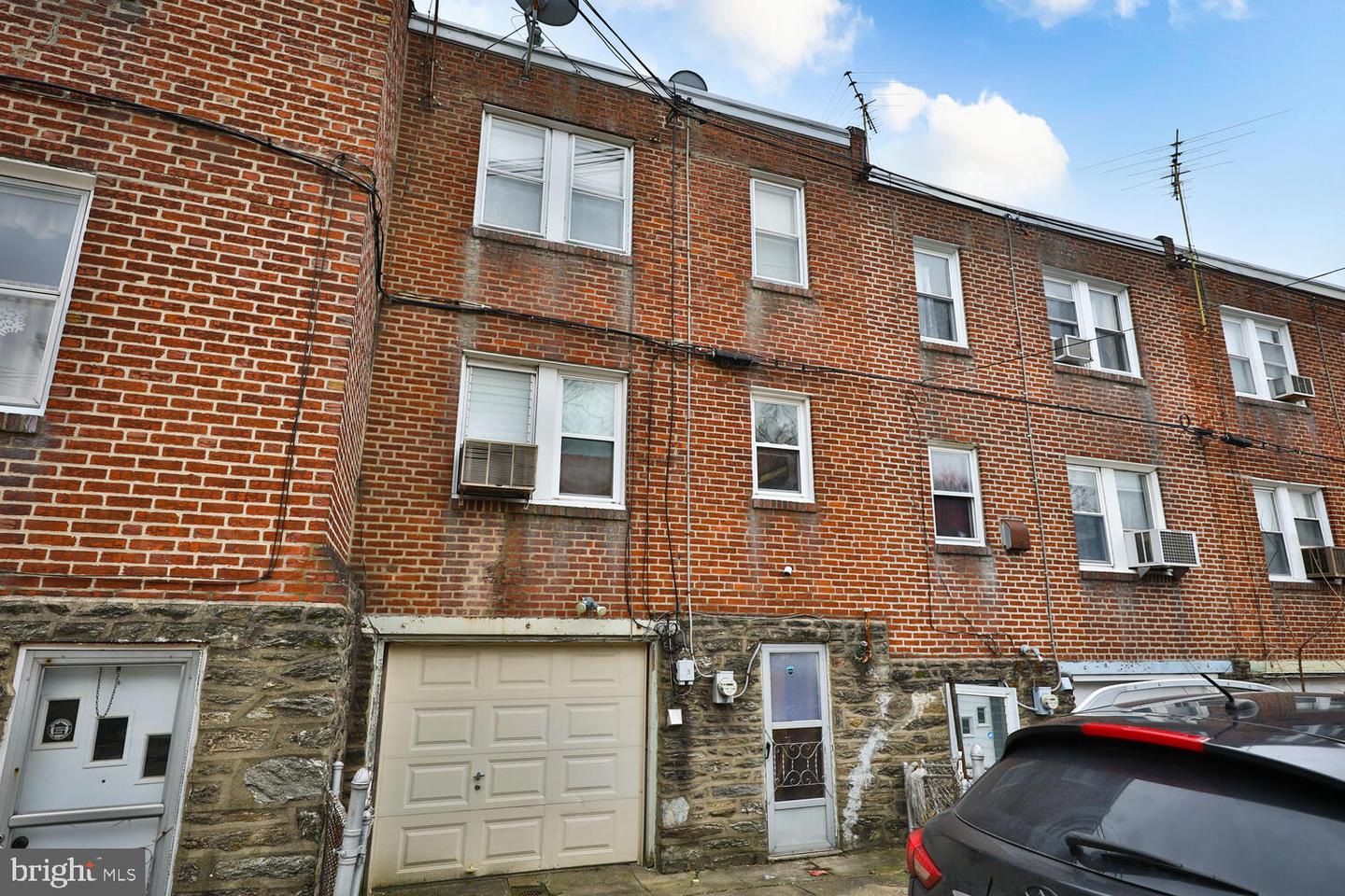 243 E Howell St