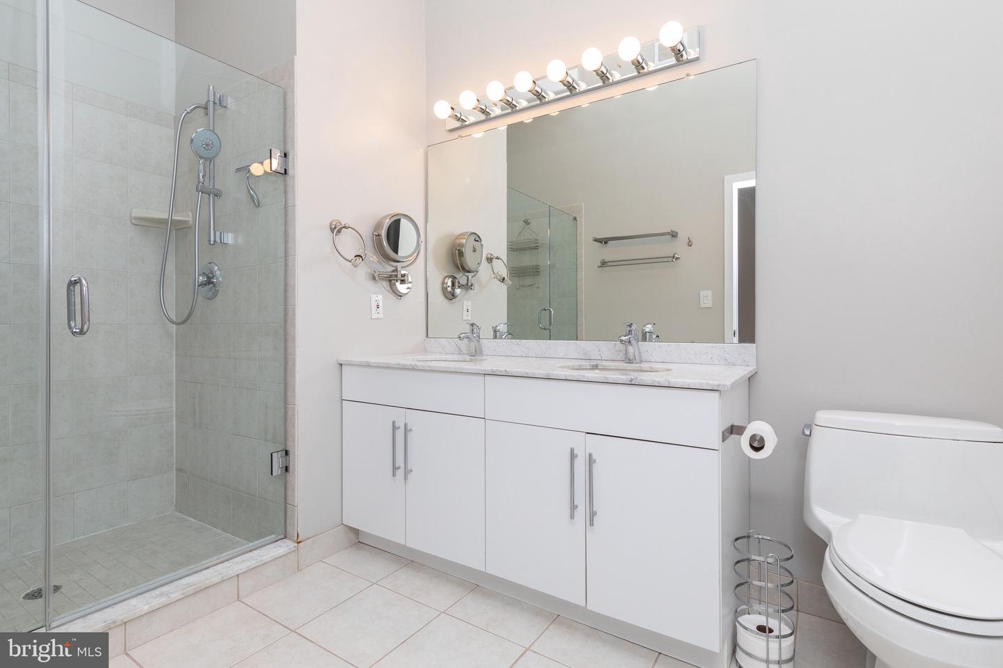 2200-28 Arch St #810