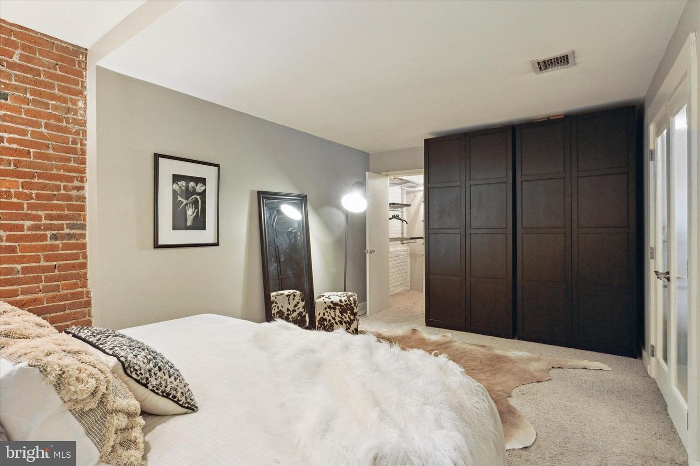 122-24 Chestnut St #301