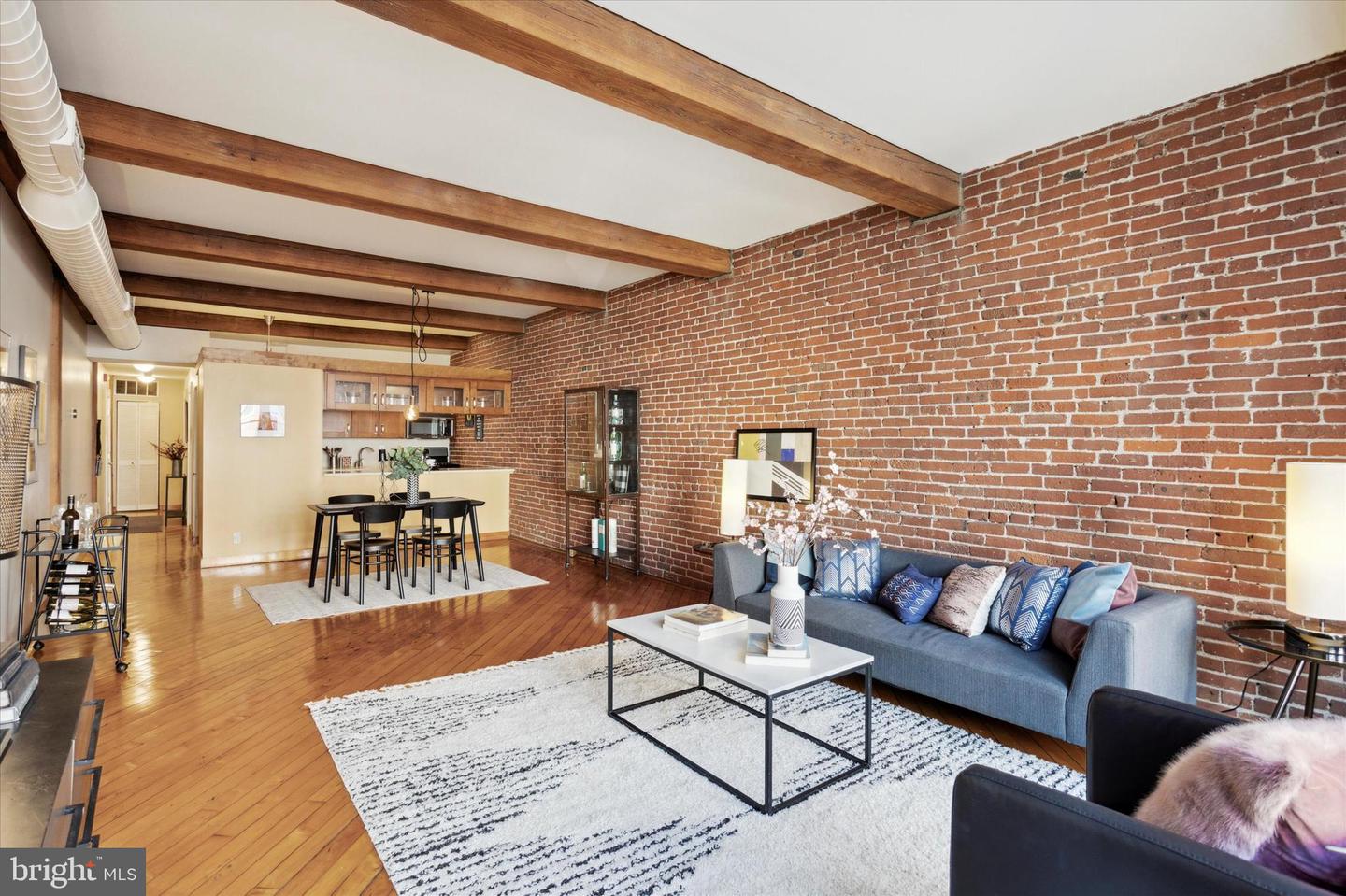 122-24 Chestnut St #301