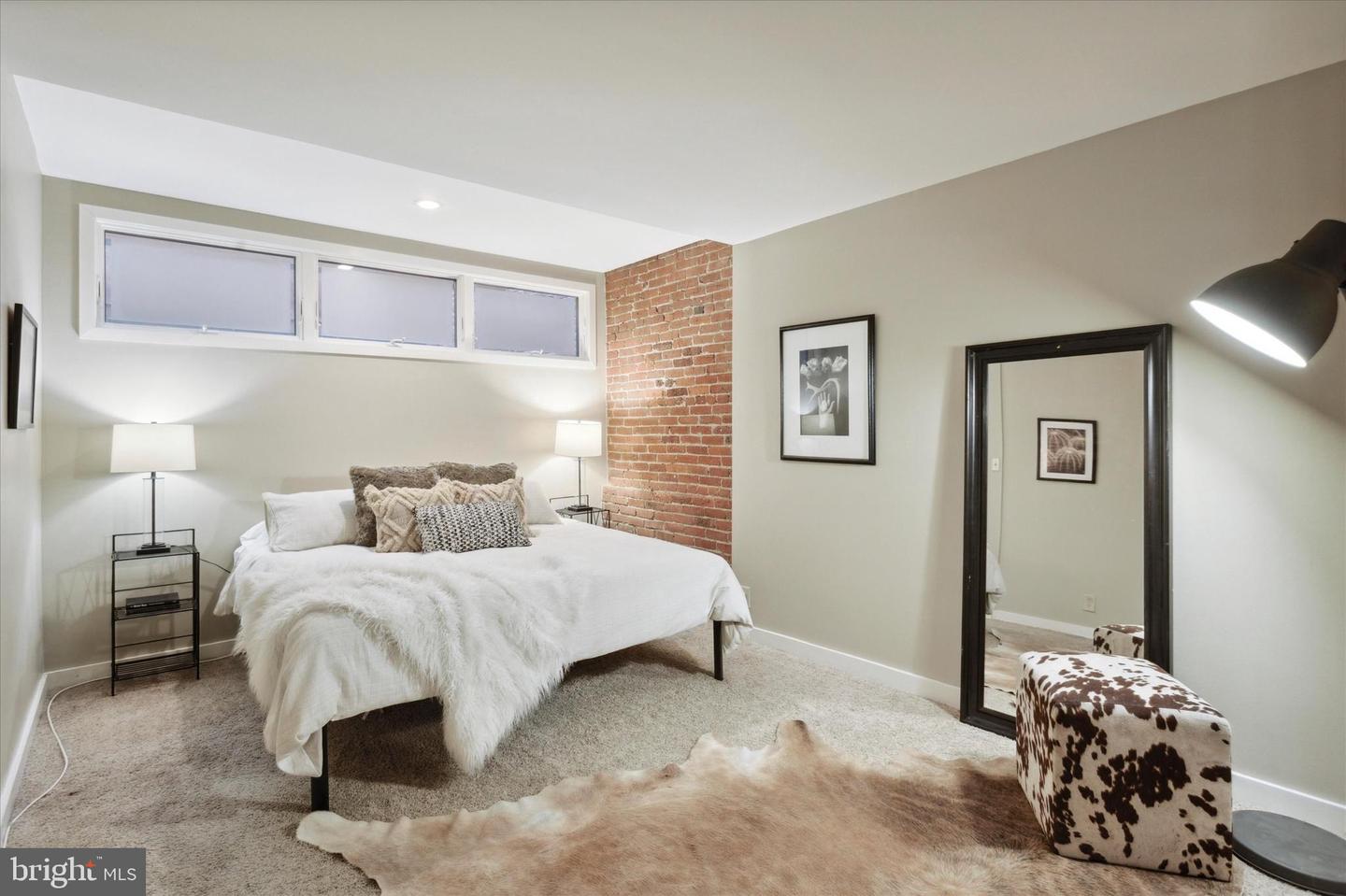 122-24 Chestnut St #301