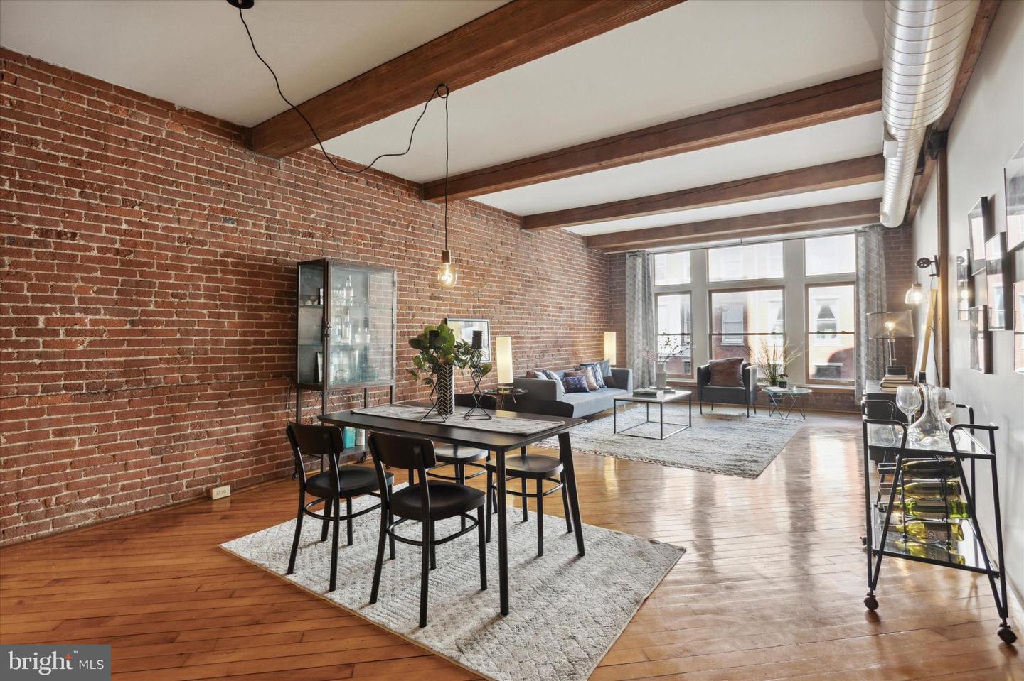 122-24 Chestnut St #301