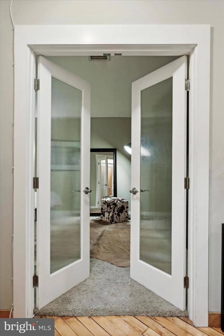 122-24 Chestnut St #301