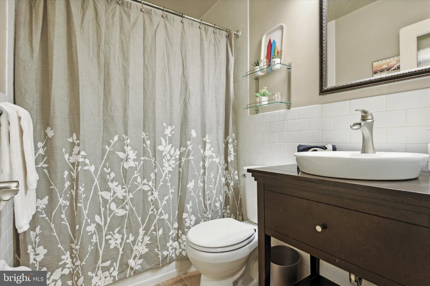 122-24 Chestnut St #301