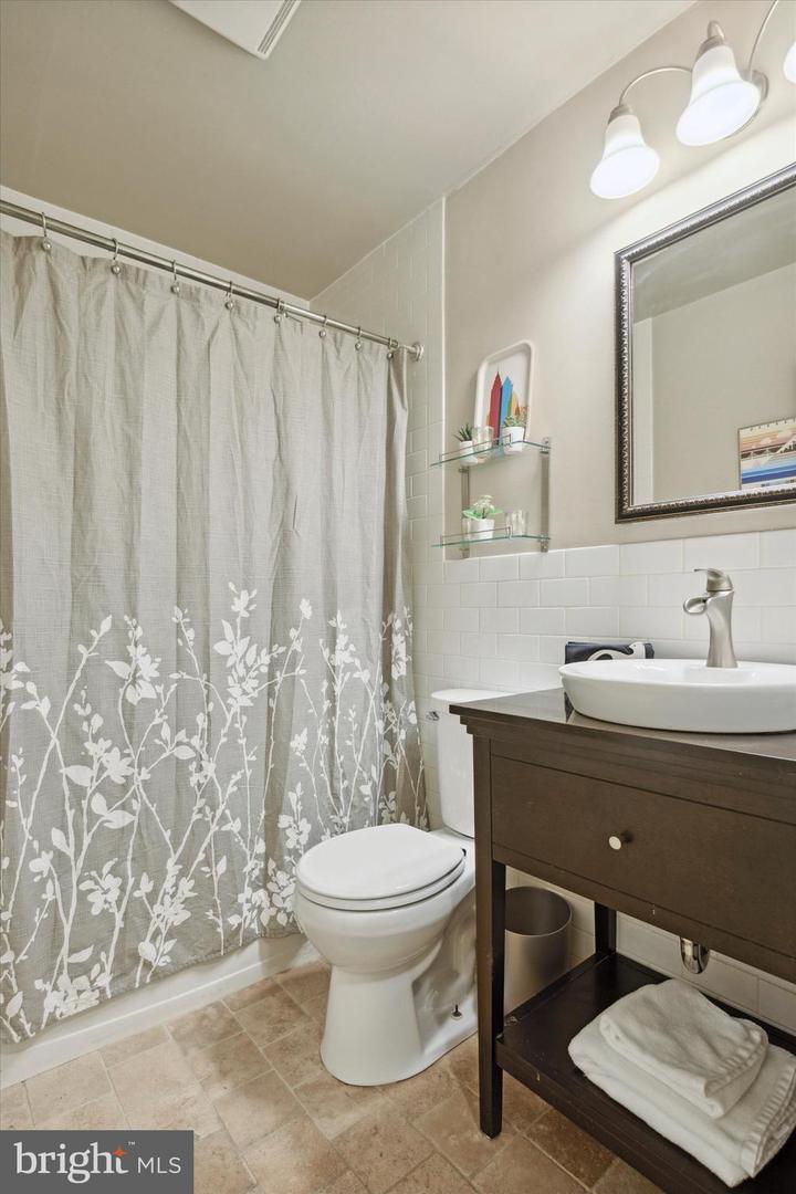 122-24 Chestnut St #301