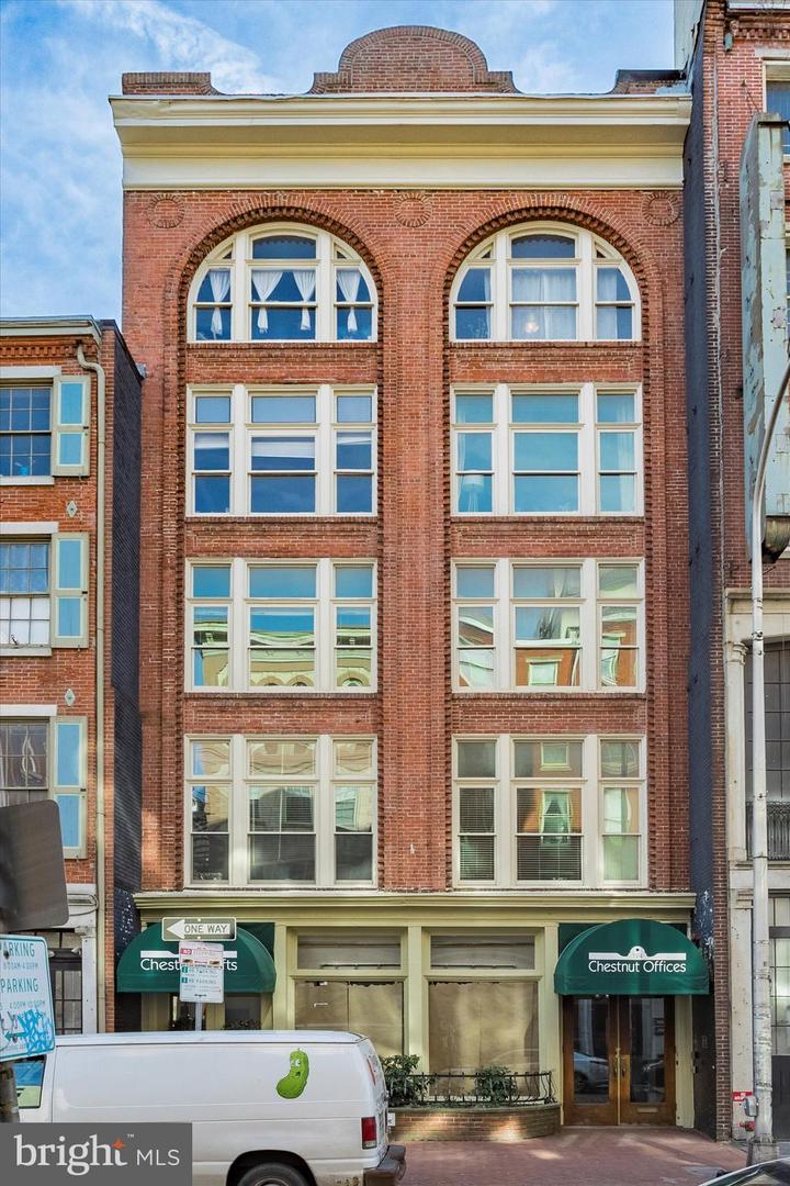 122-24 Chestnut St #301