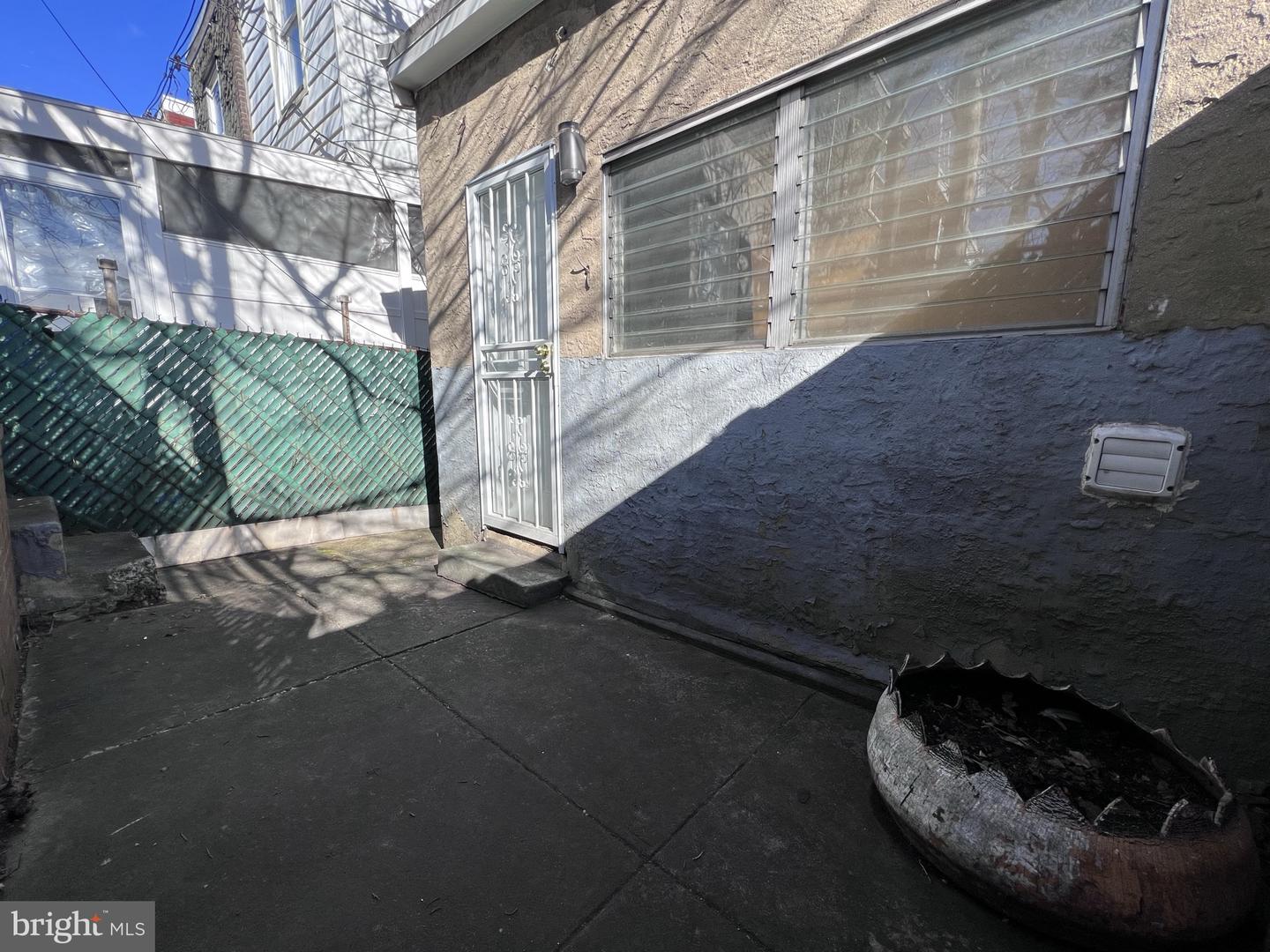 2552 N 32nd St
