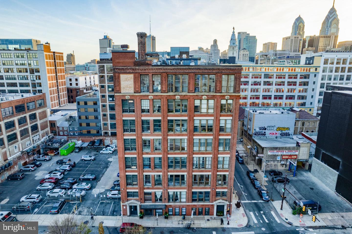 1238 Callowhill St #403