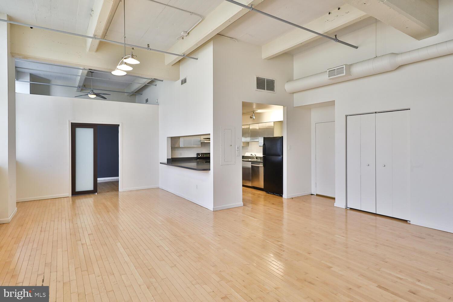 1238 Callowhill St #403