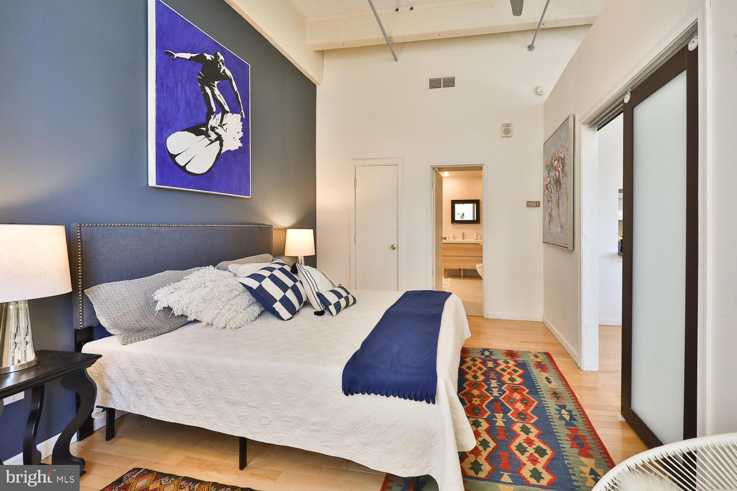 1238 Callowhill St #403