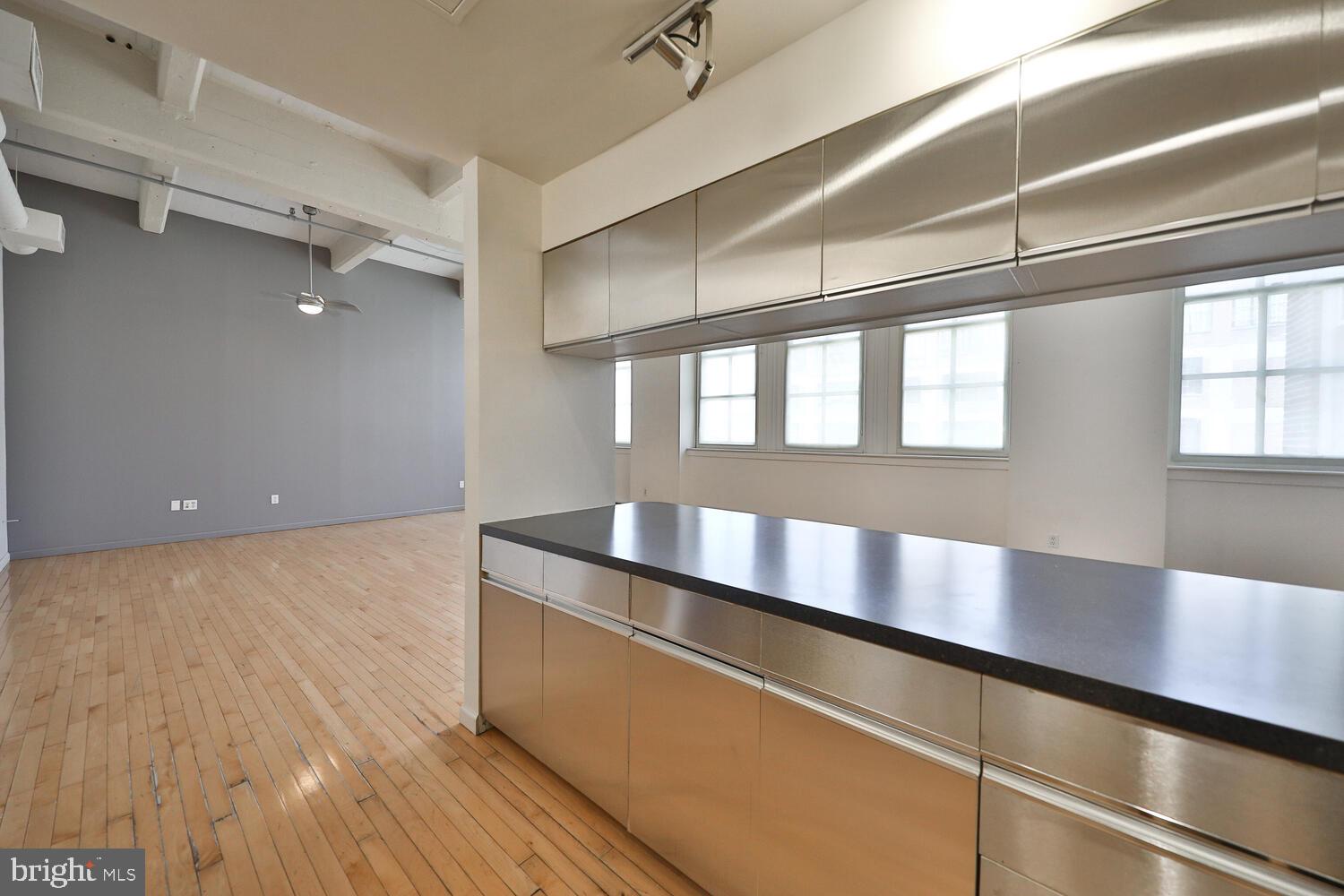 1238 Callowhill St #403