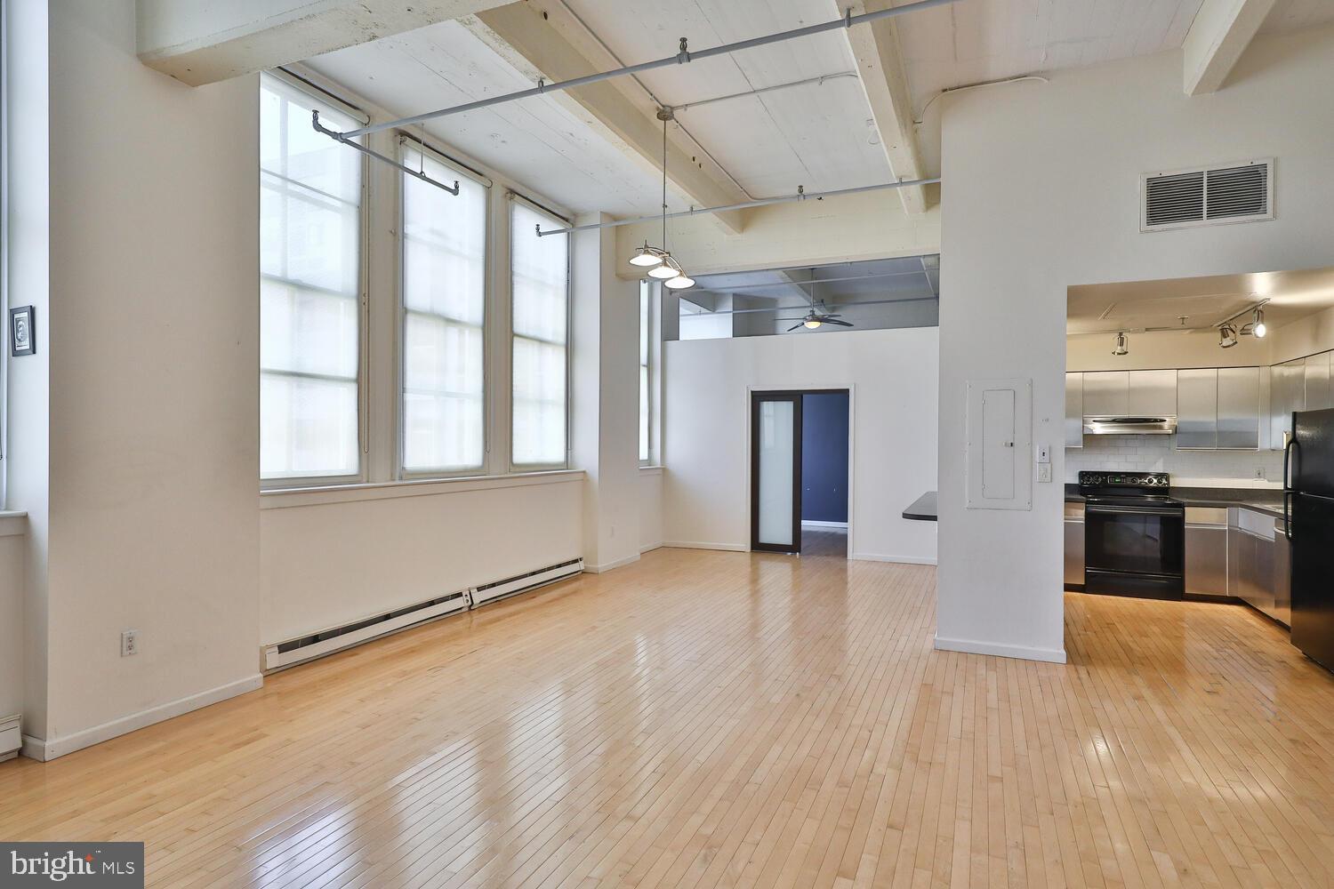 1238 Callowhill St #403