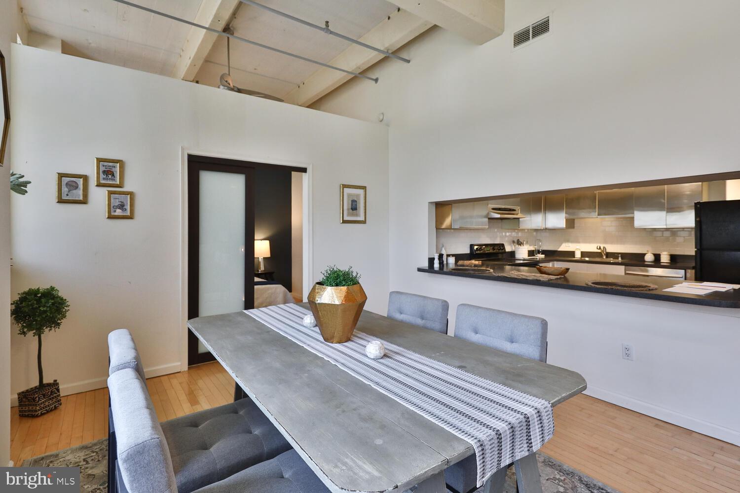 1238 Callowhill St #403