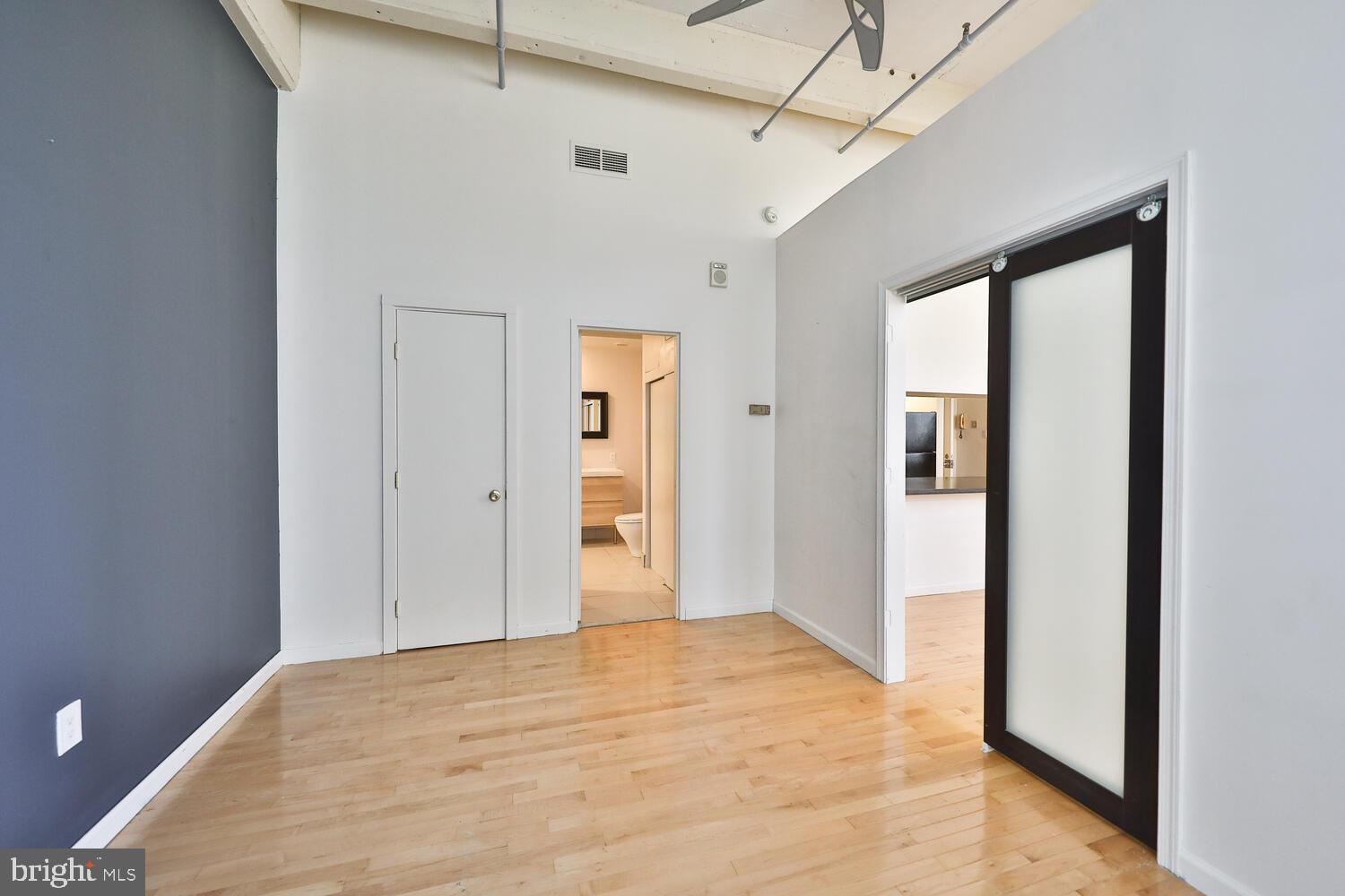 1238 Callowhill St #403