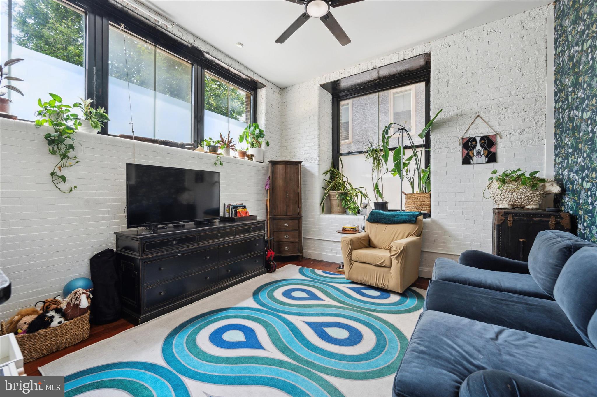 1201-15 Fitzwater St #102