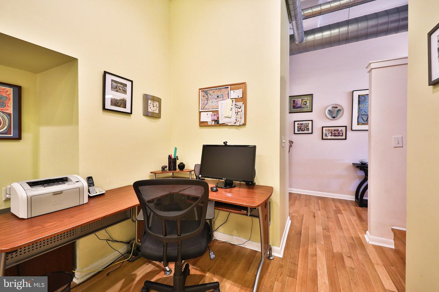 2200 Arch St #715