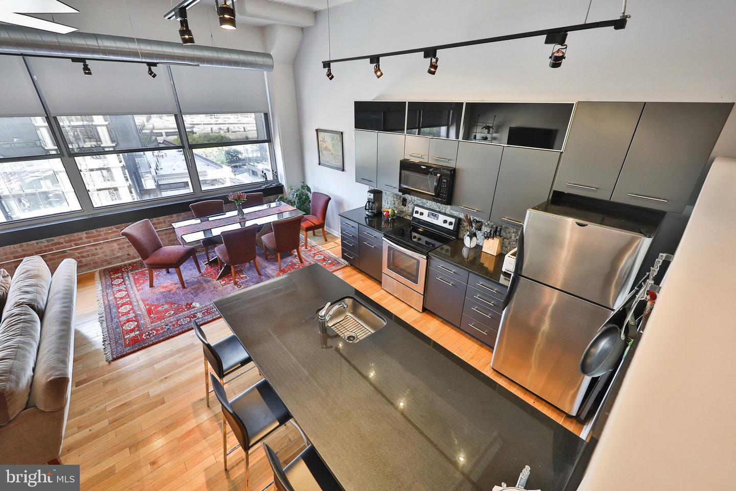 2200 Arch St #715