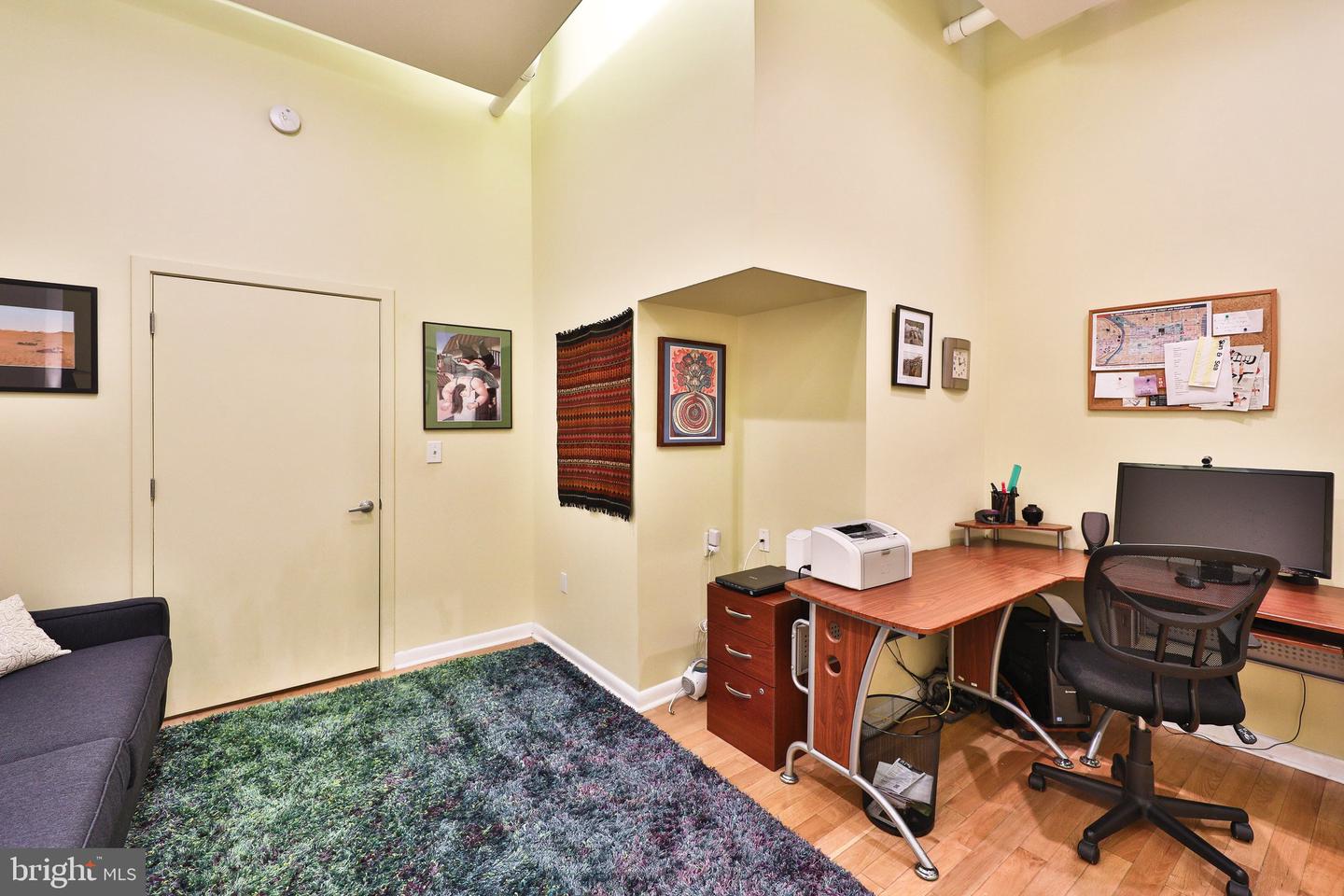 2200 Arch St #715