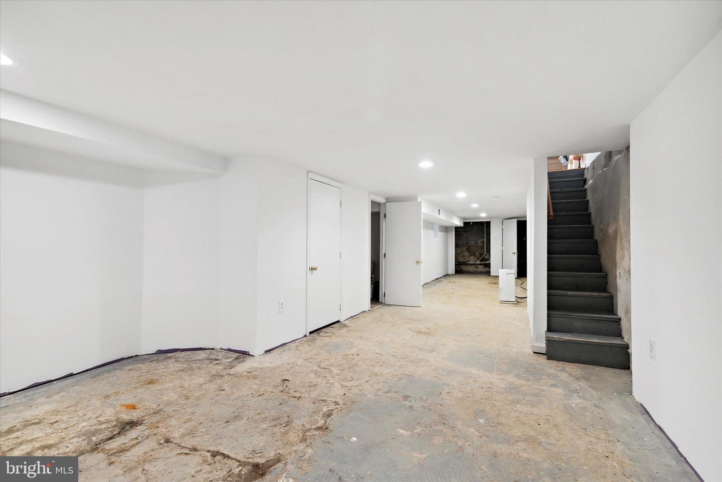 119 N Farson St