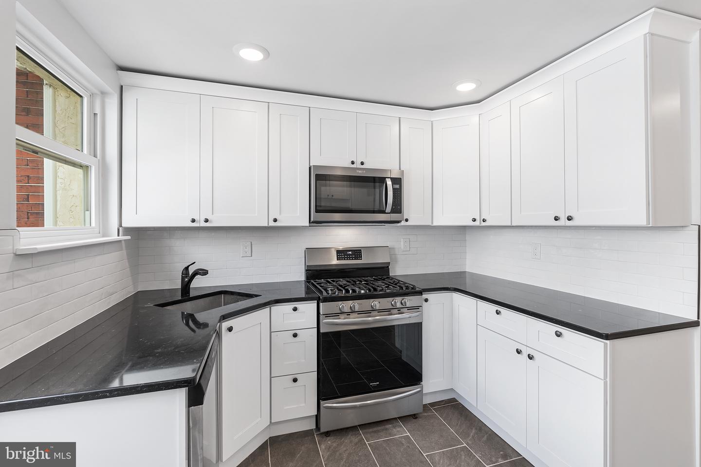 313 Durfor St