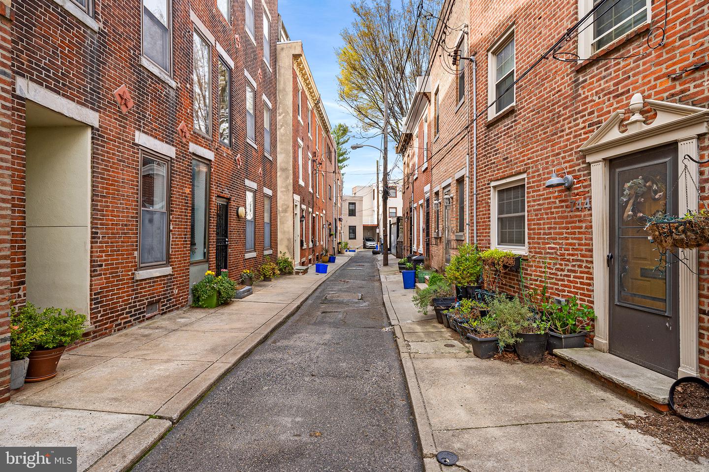 746 E Passyunk Ave #B