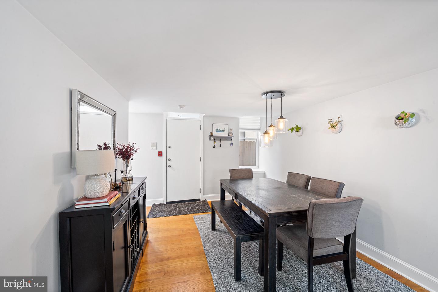 746 E Passyunk Ave #B