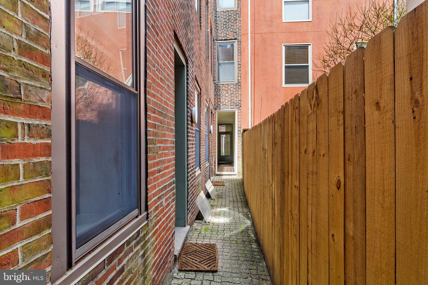 746 E Passyunk Ave #B