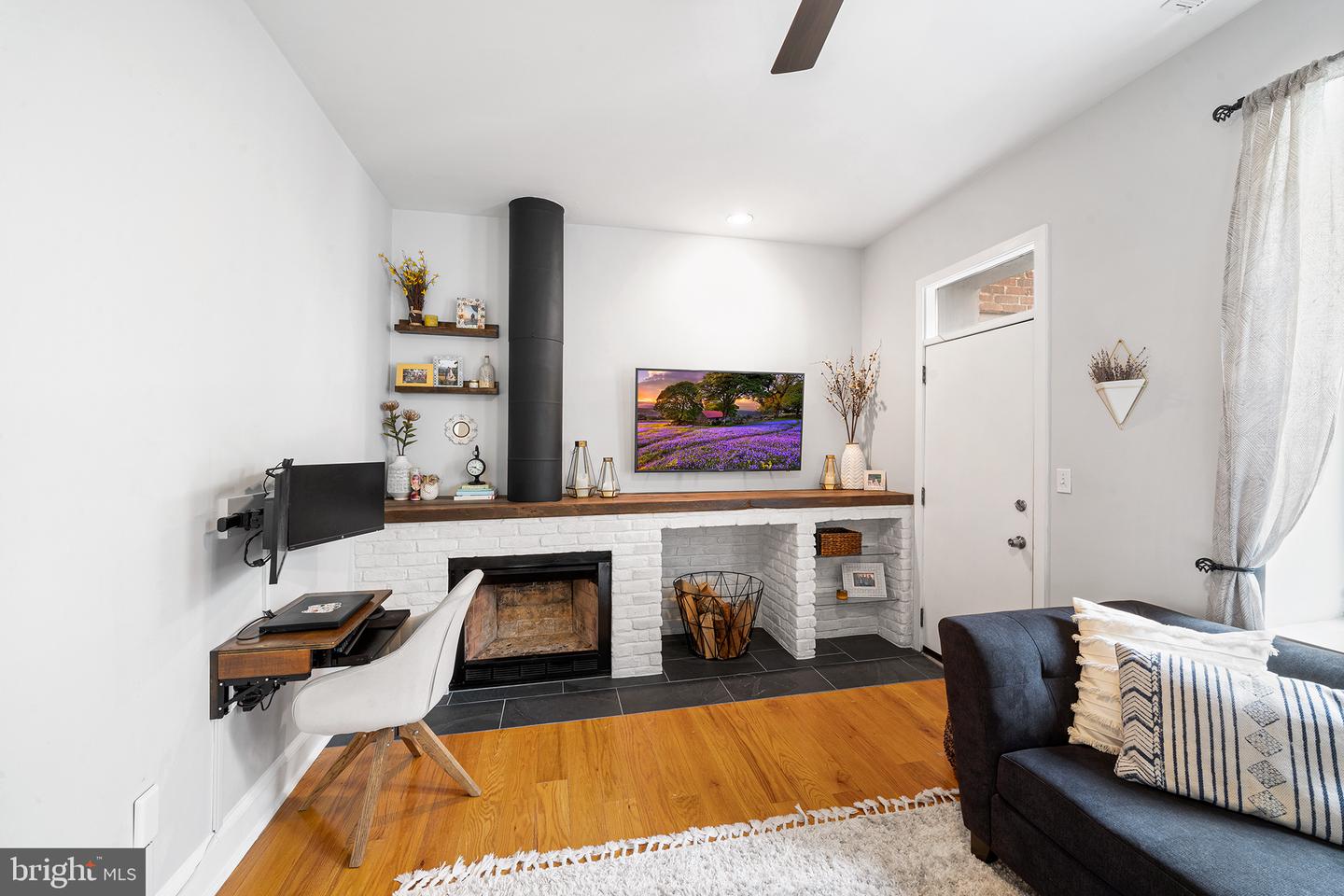 746 E Passyunk Ave #B