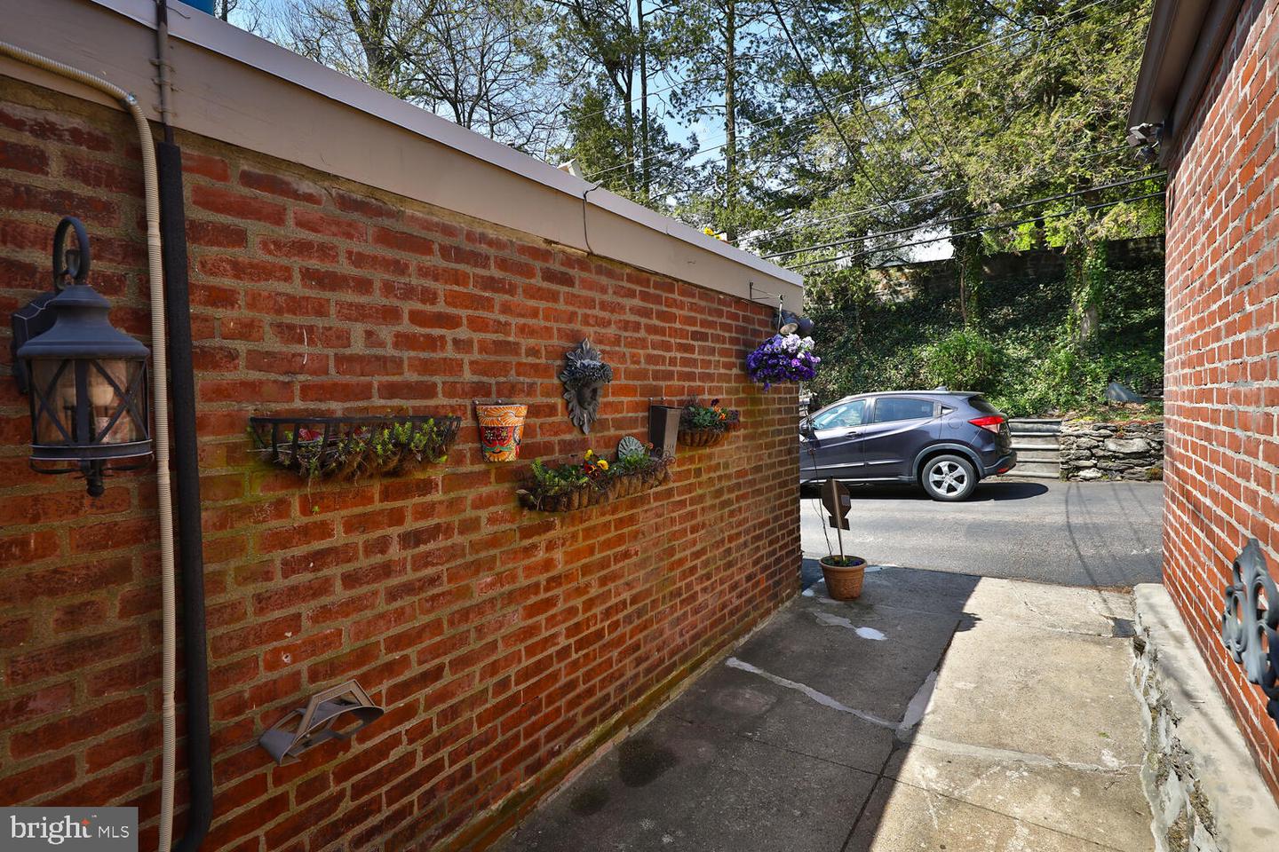 3457 Midvale Ave