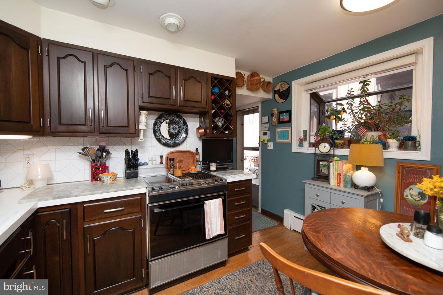 3457 Midvale Ave