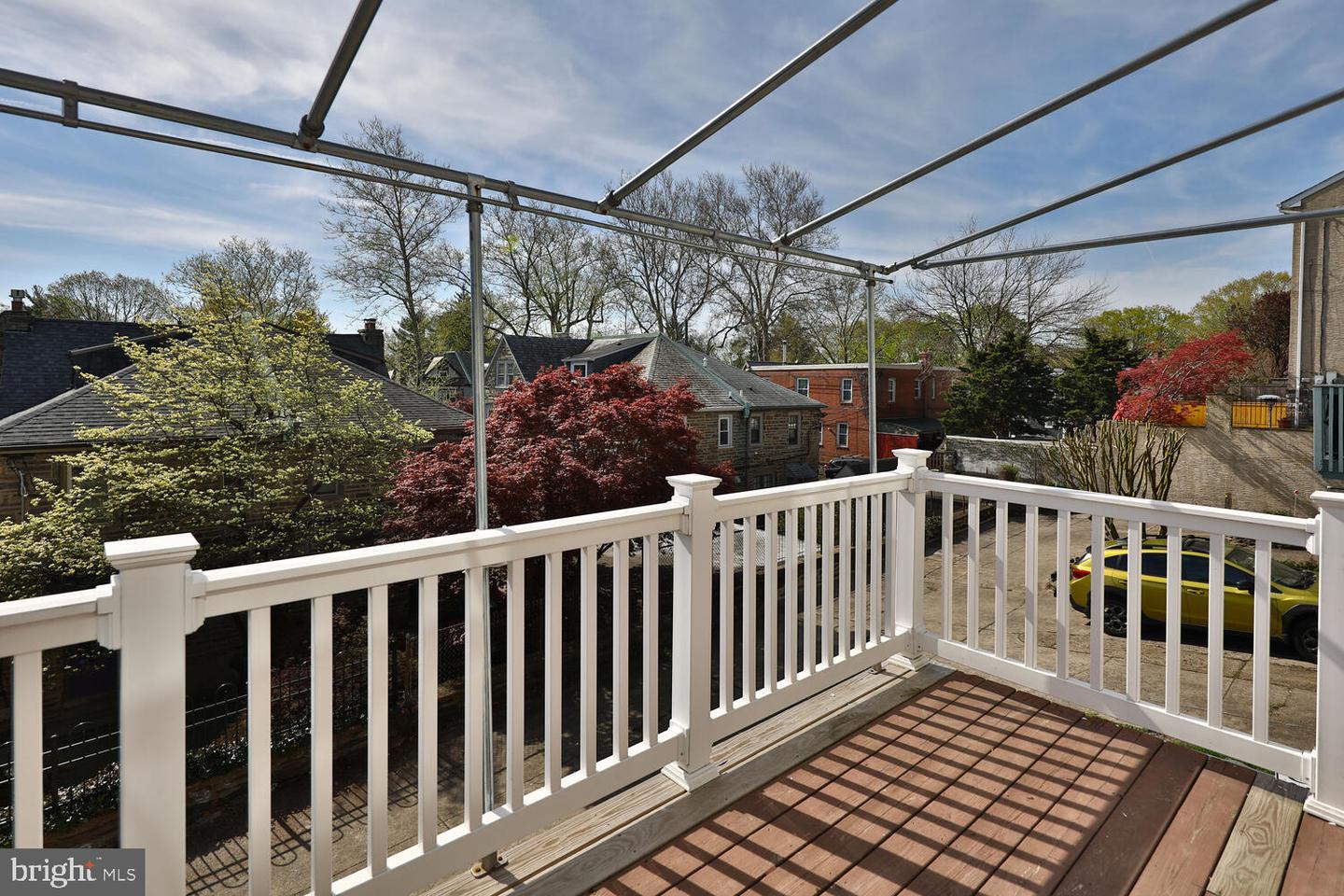 36 E Abington Ave