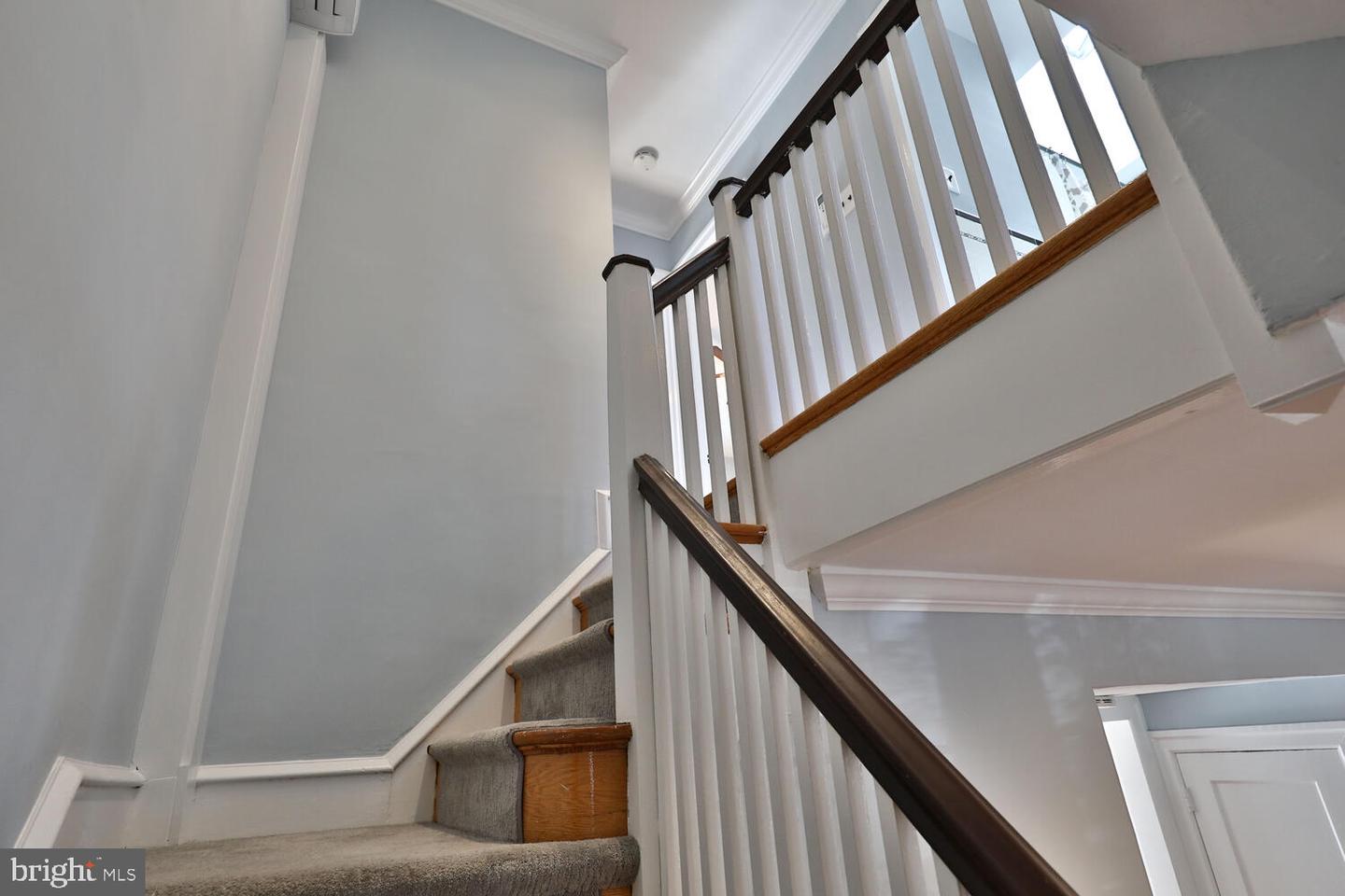 36 E Abington Ave