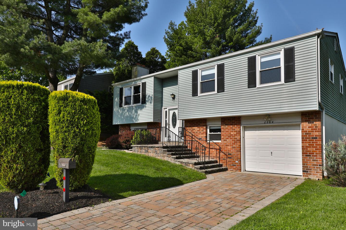 8664 Belfry Dr