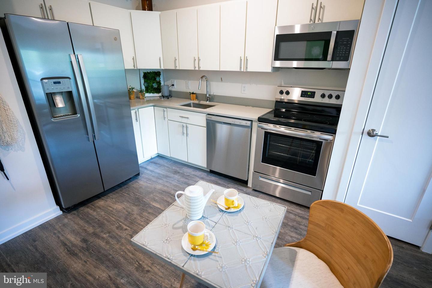 2077 Ridge Ave #1410